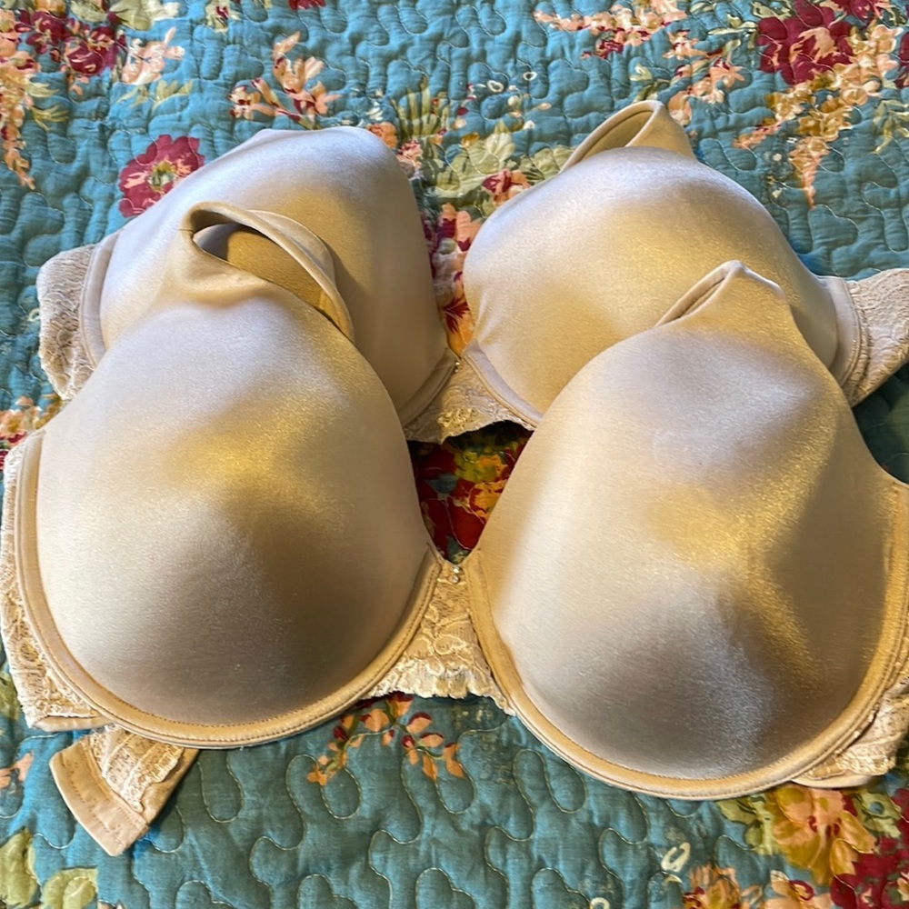Two vanity fair beige bras Sz 44D